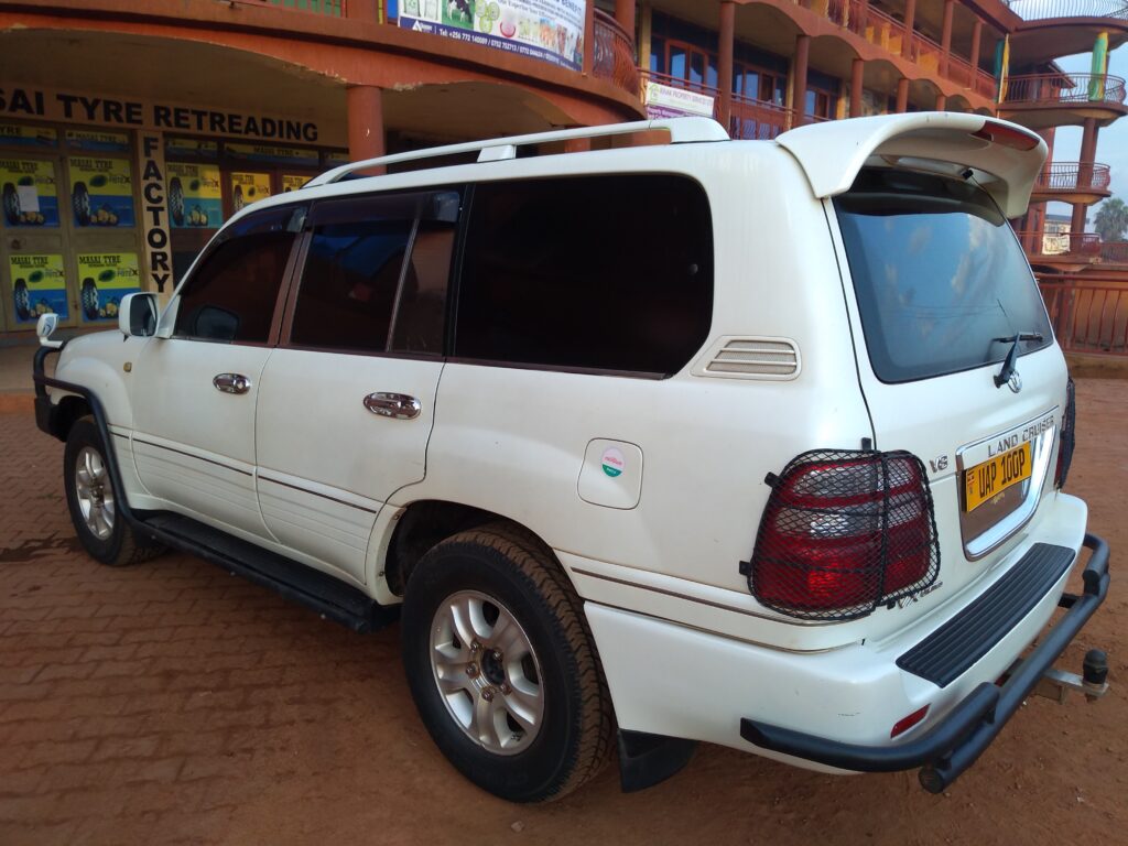 Land cruiser V8 Kampala