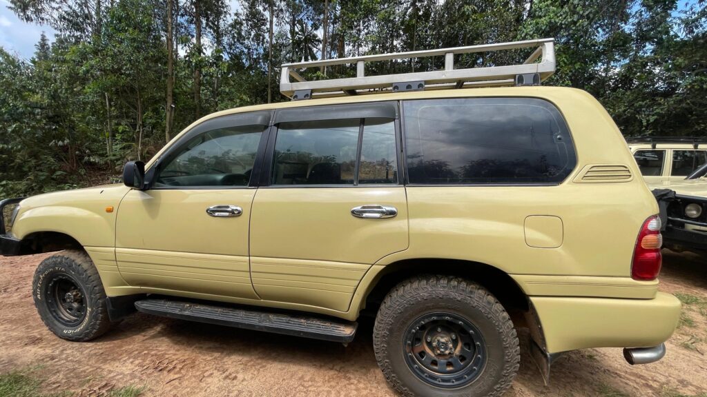 car rent from kamapala to bwindi